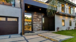 20200415_003749650_iOS